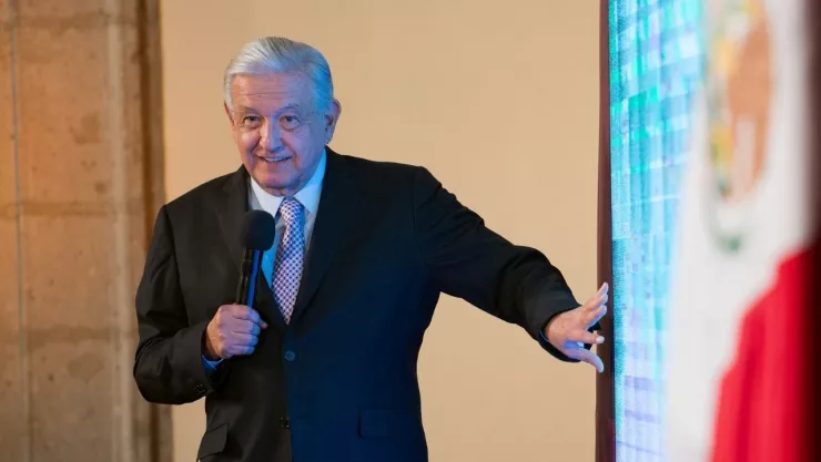 AMLO desparece notimex