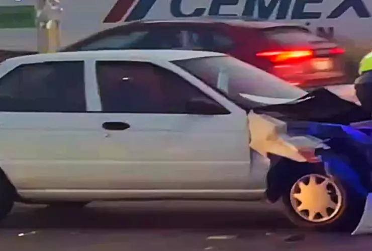 Accidente en Timoteo Lozano y Francisco Villa deja un lesionado, en León, Guanajuato.