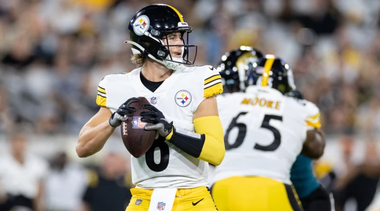 Con los Steelers luce por segunda semana consecutiva Kenny Pickett