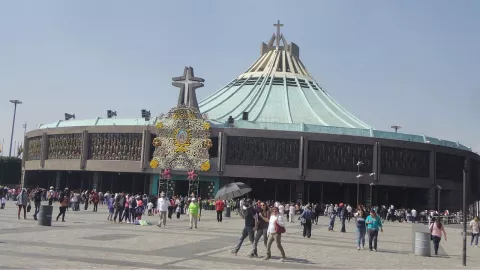 Millones de feligreses llegan a la Basílica para felicitar a la Virgen de Guadalupe