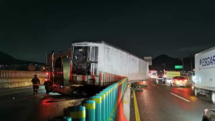 TRAILER-ACCIDENTE-MÉXICO-PUEBLA.jpg