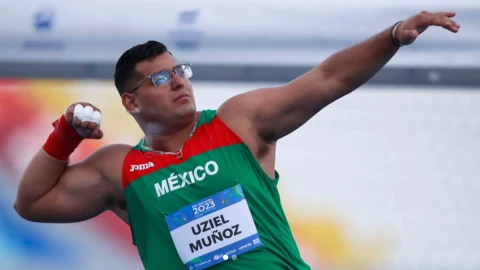 uziel muñoz medalla de plata.png
