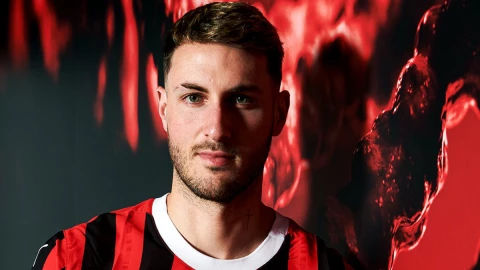 Santiago Giménez con el AC Milan