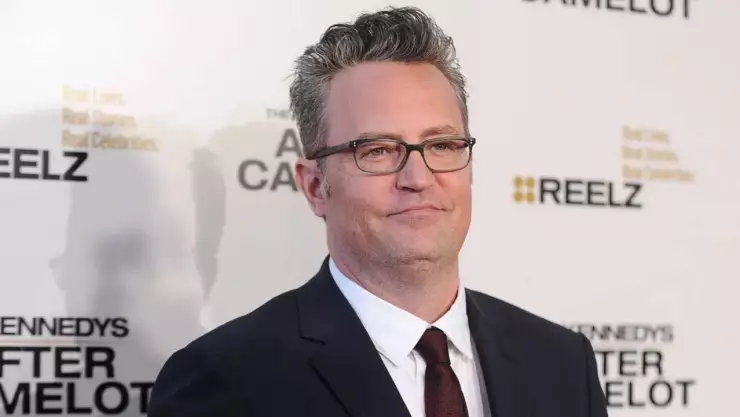 Asistente y doctores de Matthew Perry son acusados por proporcionarle ketamina