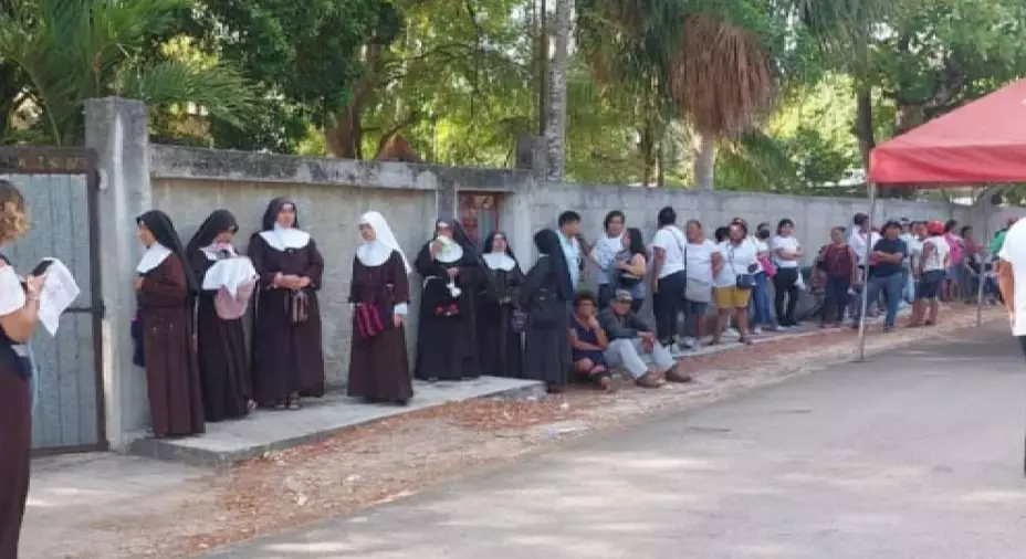 Monjas protagonizan jornada electoral como parte de las Elecciones 2024 en Yucatán