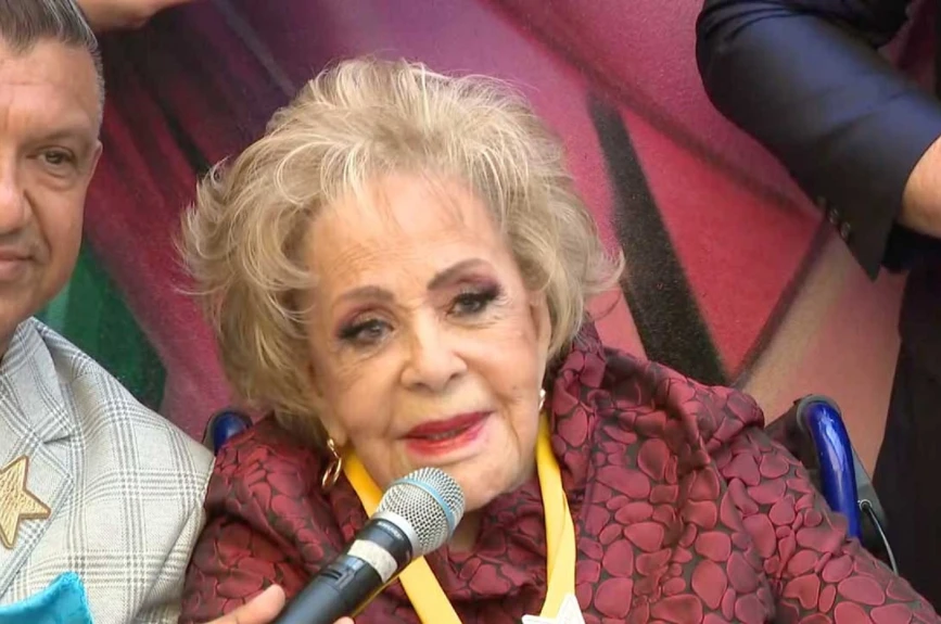 SILVIA_PINAL_SYLVIA_PASQUEL_LUIS_ENRIQUE_GUZMAN.jpg