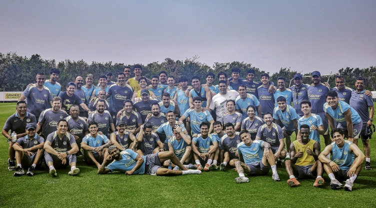 El Club América termina pretemporada en la playa.