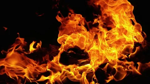 ¡Infernal incendio devora 15 casas improvisadas en colonia del Soler, Tijuana!