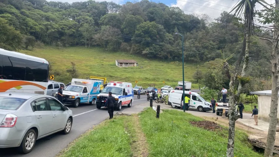 El accidente ocurrió en el tramo Piletas–La Joya de la carretera Xalapa–Perote