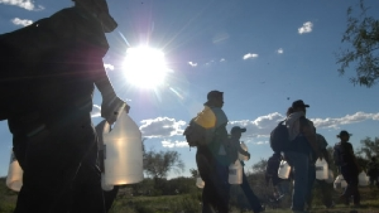 Canícula complica paso de migrantes a EUA