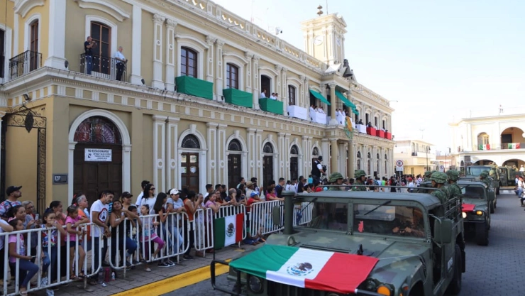 Desfile Cívico Militar en Colima
