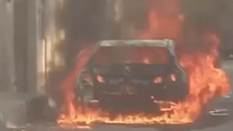 Se incendia carro en Los Mochis