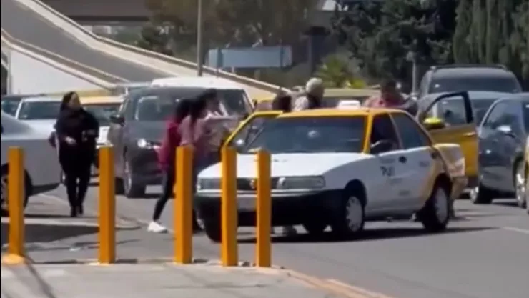 Riña vial en Pachuca: pelea entre automovilistas provoca caos en Juan C. Doria