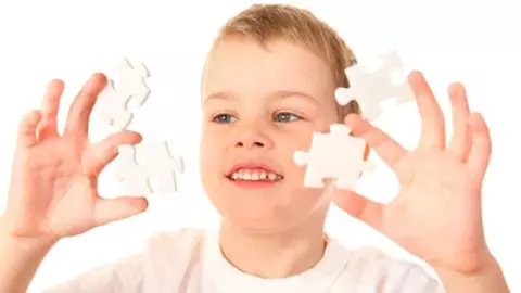 El síndrome de Asperger es un trastorno del neurodesarrollo que se engloba dentro de los trastornos del espectro autista.