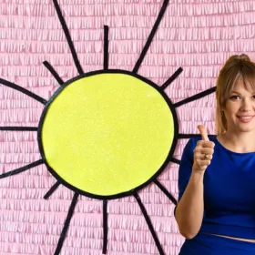 3 diseños de piñatas con forma de flor, ideales para los cumpleaños infantiles