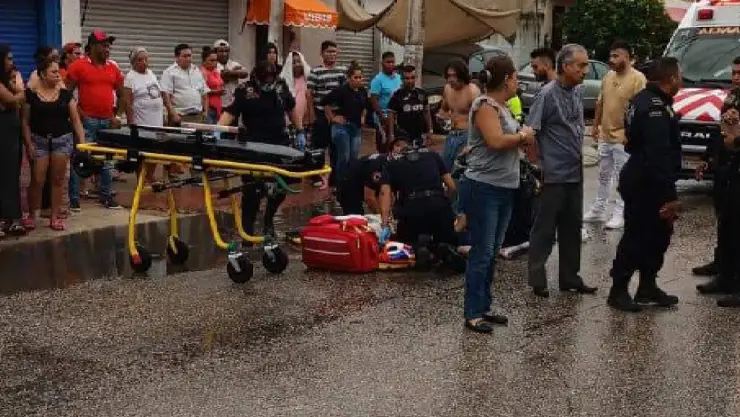 Tras choque camioneta atropella un señor y se da la fuga