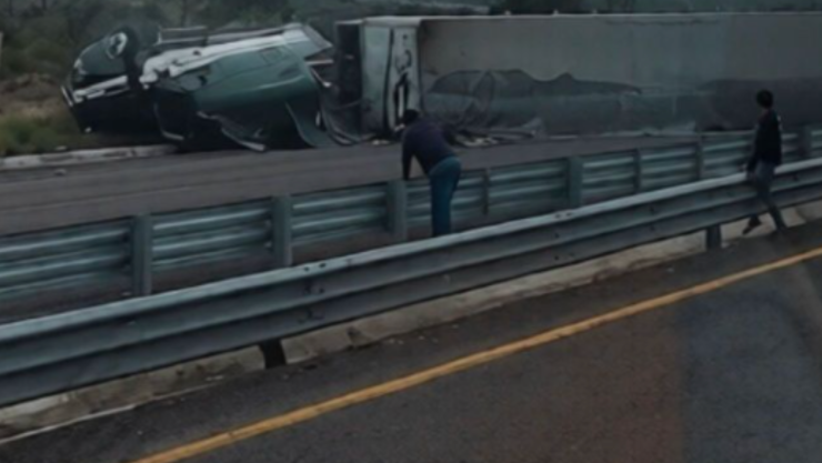 Aparatoso accidnete provoca cierre parcial de la autopista Córdoba-Puebla, hoy jueves