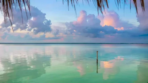 Laguna de Bacalar, una de las atracciones más hermosas de Quintana Roo.
