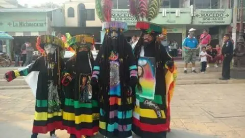 Prohíben la entrada a los chinelos ‘rasta’ en el Carnaval de Tlayacapan 2025