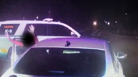 Niño roba coche a su mama por prohibirle uso del celular.