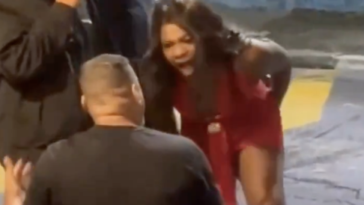 Mujer ebria agrede a hombre en silla de ruedas y arolla a dos mujeres