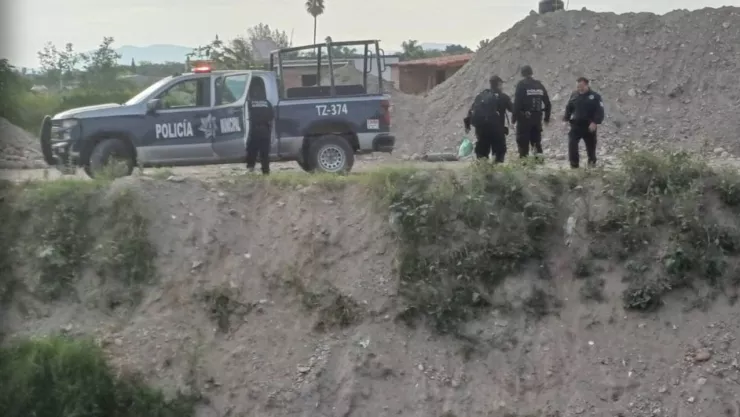 ÚLTIMA HORA: Localizan cuerpo sin vida sobre canal de agua en la colonia Santa Cruz del Valle