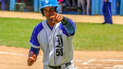 Lisbán Correa refuerzo de Diablos Rojos del México