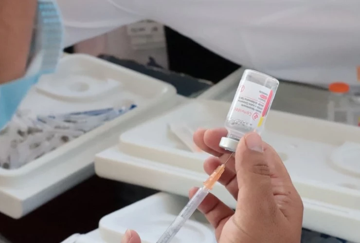 Michoacán vacunas enfermera.jpg