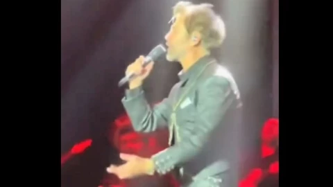 El pantalón de cuero negro de Alejandro Fernández, ¡no dejó nada a la imaginación!