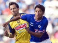 Javier Aquino con Cruz Azul en 2010, año de su debut