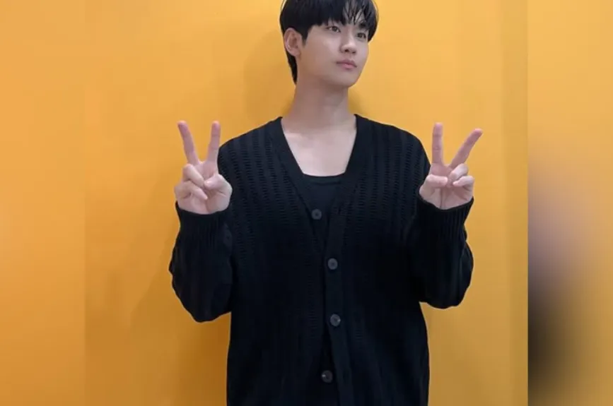 Además, el programa de variedades “Good Day” optó por eliminar las apariciones de Kim Soo-hyun en sus episodios, editando el material previamente grabado y disculpándose con la audiencia por cualquier preocupación causada.
Crédito: @soohyun_k216