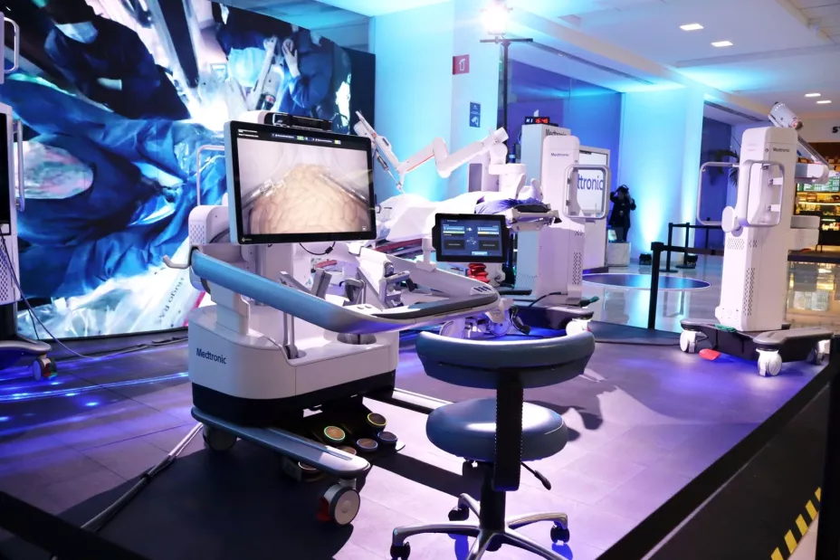 Consola del sistema RAS de Medtronic.jpg