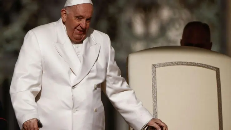 Medios italianos reportan que el Papa Francisco fue hospitalizado