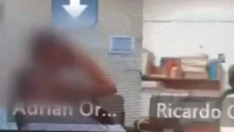 ¡No apagó la cámara!, Empleado del IMSS mantuvo intimidad en reunión