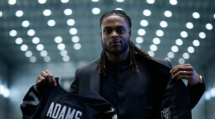 Davante Adams, nuevo receptor abierto de los Raiders de Las Vegas.