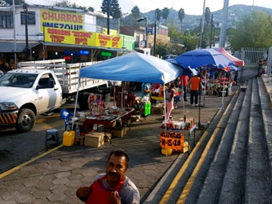 Retiran ambulantes
