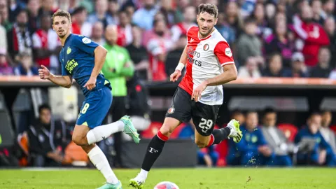 Santiago Gim&eacute;nez, delantero del Feyenoord