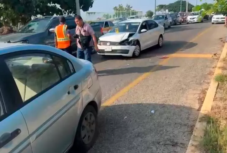 ¡Tráfico intenso en Tuxtla Gutiérrez! Accidentes y calles cerradas ocasionan caos vial la mañana de este martes