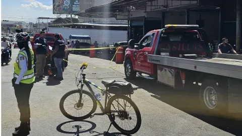 Continúa el cierre vial en Mercado de Abastos tras atropellamiento de menor: ¿Qué calles están bloquedas?