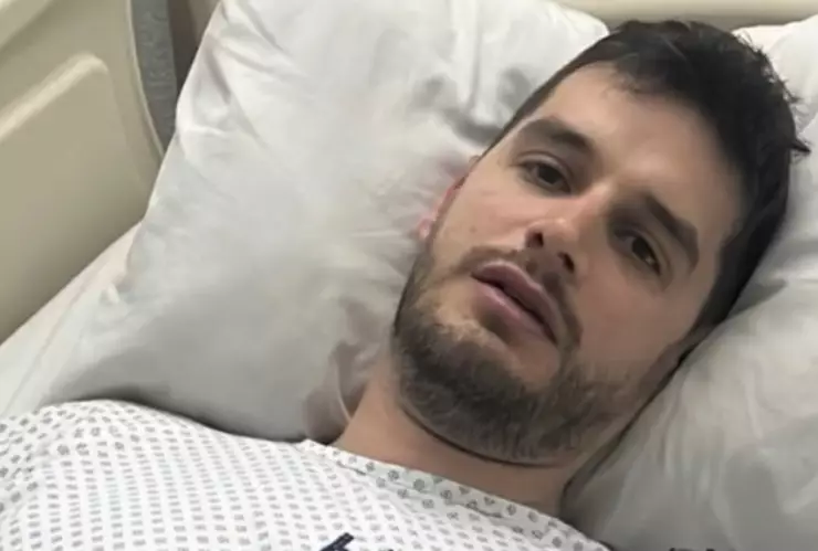 /famosos/adrian-marcelo-hospitalizado-rumores-crisis-de-salud-divorcio-pb-notas