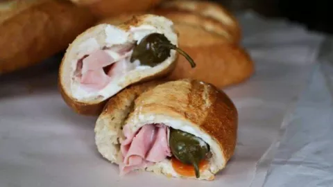 ¿Qué es el “bolillo con crema”, el exquisito platillo que debes probar en Aguascalientes?