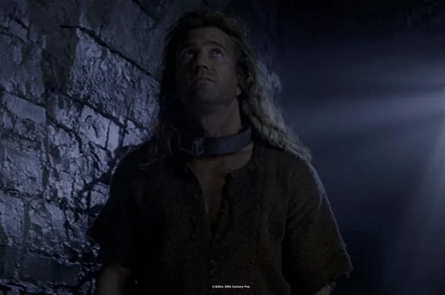 Escena de la película Corazón Valiente (Braveheart) con Mel Gibson por Azteca 7.