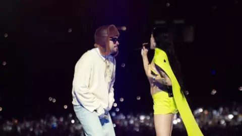 cazzu y bad bunny.jpeg