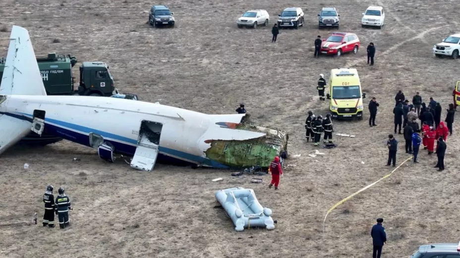 Avión choca en Kazajistán