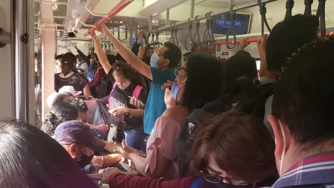 Tren Suburbano sufre afectación en cable eléctrico de la vía 2