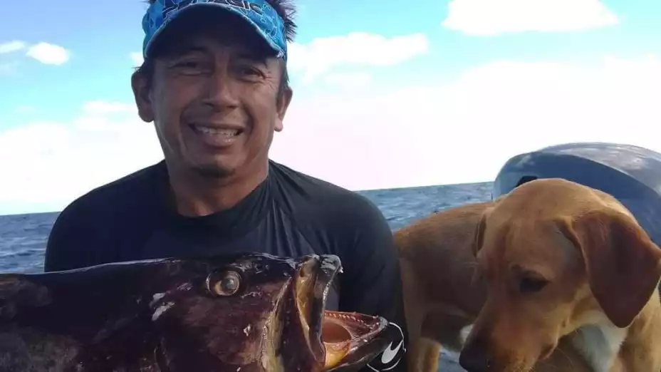 Crucero rescata a pescadores y perrito extraviados en Cozumel