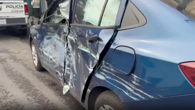 Fuerte choque deja una persona herida en Eje 5 Norte, CDMX