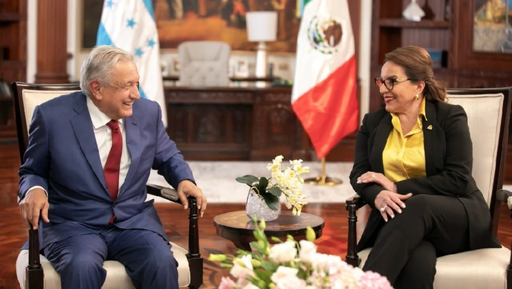 AMLO Honduras Orden Civil José Cecilio del Valle