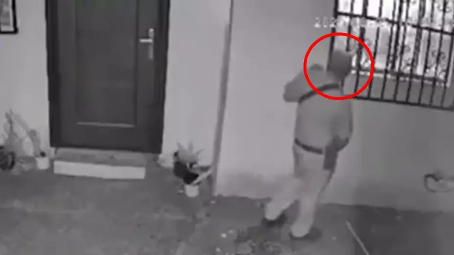 Hombre es captado espiando jovencitas en Boca del Río.