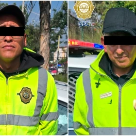 Policías de CDMX falsos pedían dinero en Iztapalapa y los detienen.